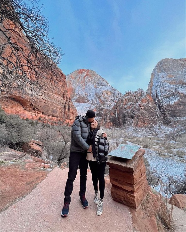 8 Potret Nikita Willy Babymoon ke Amerika Nikita Willy dan Indra Priawan tengah menikmati babymoon di Amerika, nonton konser Bruno Mars. Yuk intip!