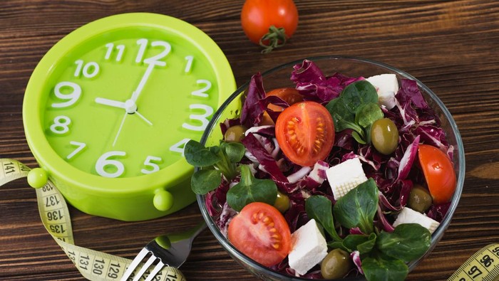 Agar Diet Berhasil, Perhatikan Jam Makan yang Tepat