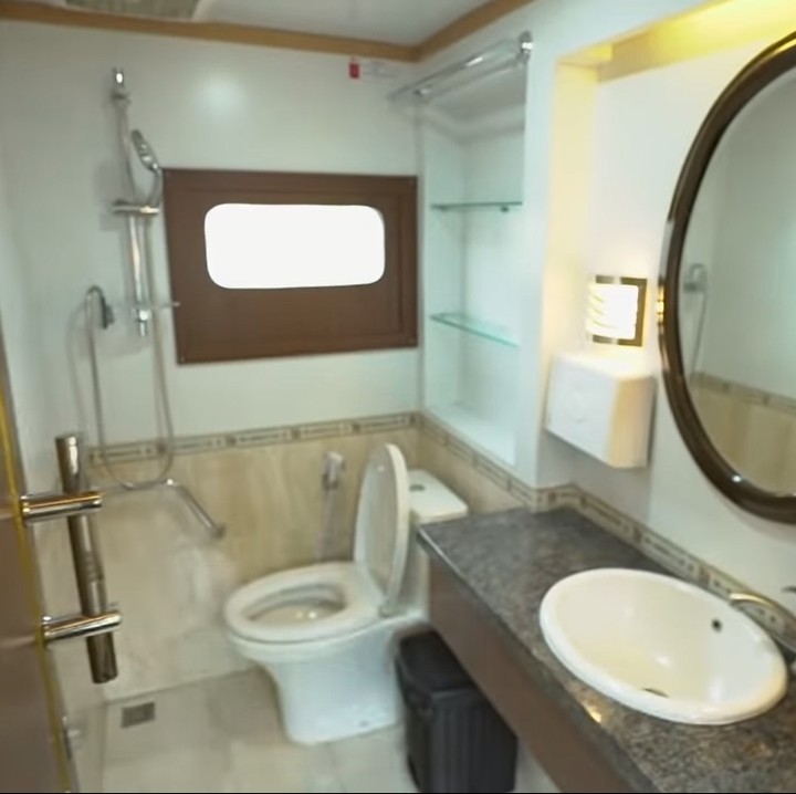 <p>Bagaimana? Bunda tertarik juga untuk liburan naik kereta api wisata seperti keluarga Andre Taulany? (Foto: YouTube: TAULANY TV)</p>