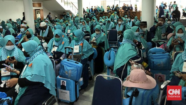 Sebanyak 13 orang anggota Tim Advance dari Penyelenggara Perjalanan Ibadah Umrah (PPIU) dilaporkan terpapar virus corona (Covid-19) usai pulang dari Arab Saudi.