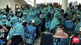 Haru Jemaah Umrah Perdana RI di Tengah Pandemi: Lillahi Ta'ala