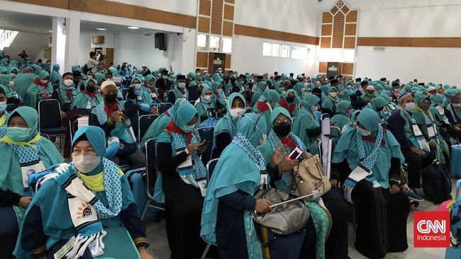 Kasubdit Pemantauan dan Pengawasan Ibadah Umrah dan Haji Khusus Kemenag mengatakan 419 jemaah umrah perdana Indonesia akan tiba pulang pada 17 Januari 2022.