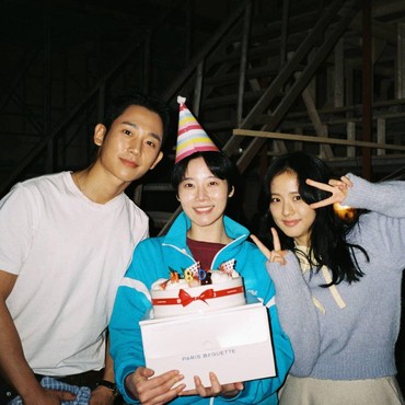 Usai Jisoo BLACKPINK, Jung Hae In Bagikan Momen Bersama Kim Mi Soo