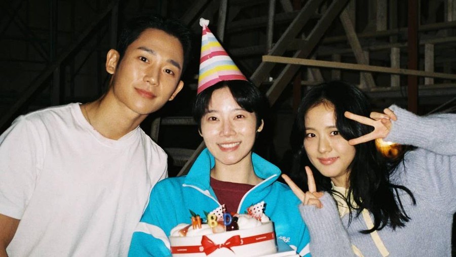 Usai Jisoo BLACKPINK, Jung Hae In Bagikan Momen Bersama Kim Mi Soo