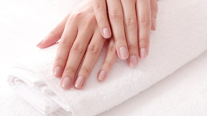 Tanpa Pergi ke Salon, Ini Tips Lengkap Merawat Kuku di Rumah Secara Alami Agar Tetap Cantik! Tanpa Pergi ke Salon, Ini Tips Lengkap Merawat Kuku di Rumah Secara Alami Agar Tetap Cantik!