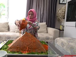 5 Bakso Ekstrem Ini Pernah Dicicipi Shanty Denny Si Ratu Bakso