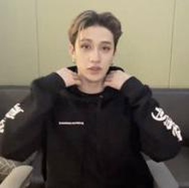 Bang Chan Stray Kids Kegirangan Dapat Kado dari Lisa BLACKPINK