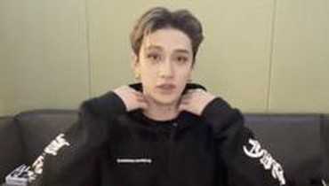 img-title Bang Chan Stray Kids Kegirangan Dapat Kado dari Lisa BLACKPINK