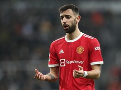 Paul Merson Heran MU Perpanjang Kontrak Bruno Fernandes