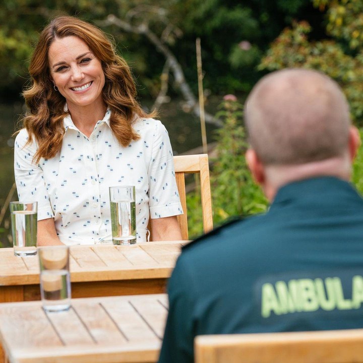 <p>Meski sederhana, penampilan kakak ipar Pangeran Harry ini tetap enak dilihat. Apalagi ia selalu tersenyum anggun ke hadapan kamera. Semakin terlihat awet muda! (Foto: Instagram @dukeandduchessofcambridge)</p>