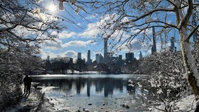 FOTO: Pesona Central Park New York Kala Berselimut Salju