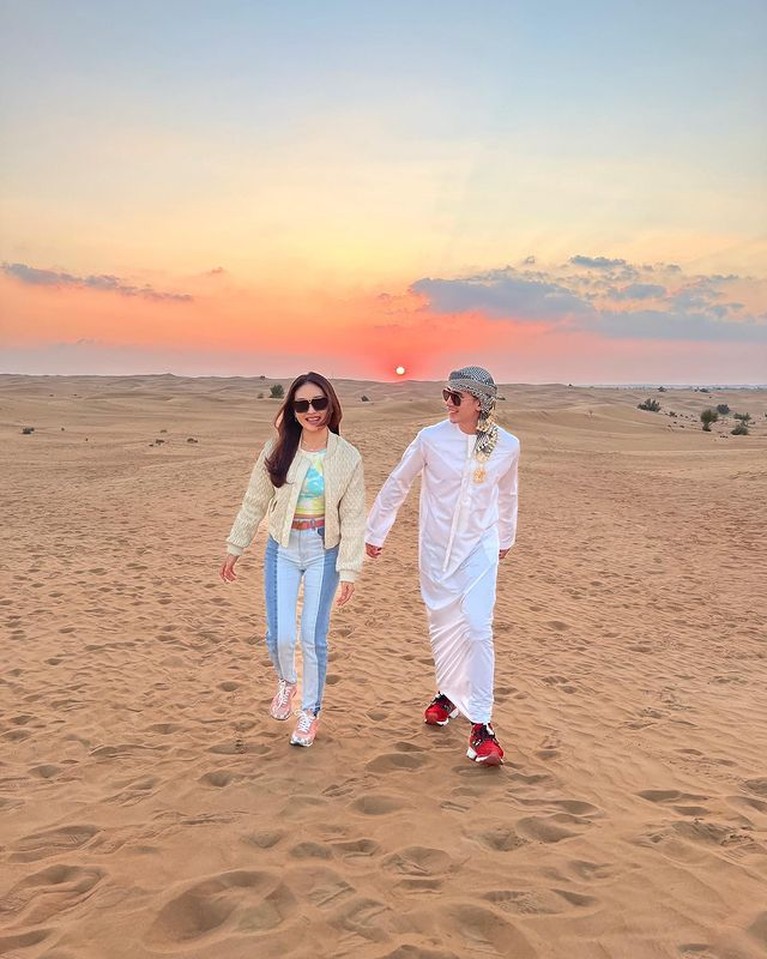 7 Foto Mesra Verrel Bramasta & Natasha Wilona Liburan Bareng ke Dubai