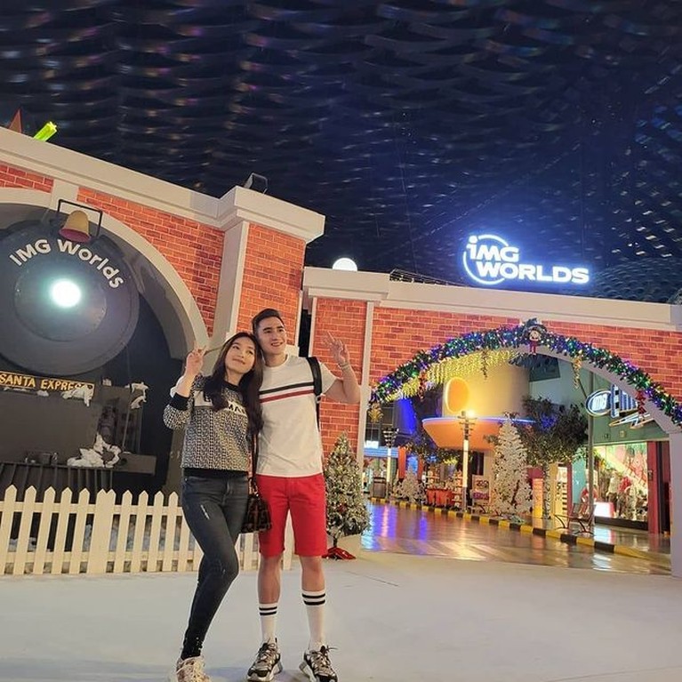 7 Foto Mesra Verrel Bramasta & Natasha Wilona Liburan Bareng ke Dubai