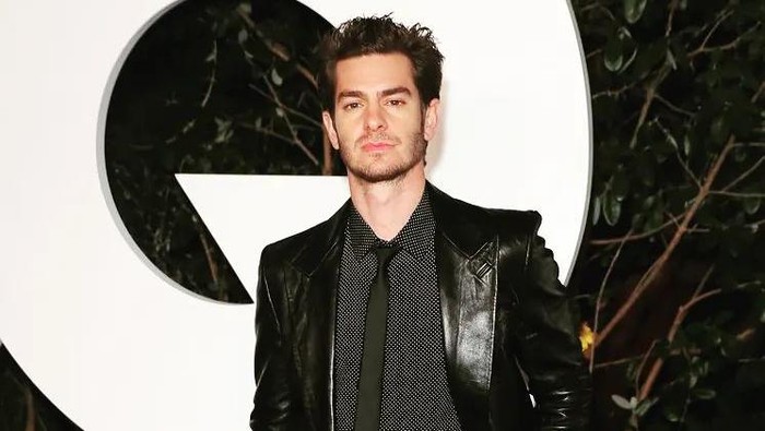 Akhirnya! Andrew Garfield Raih Piala Pertamanya dalam Golden Awards 2022 Akhirnya! Andrew Garfield Raih Piala Pertamanya dalam Golden Awards 2022