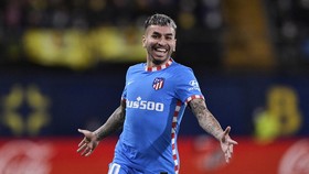 Kronologi Angel Correa Cetak Gol dari Tengah Lapangan