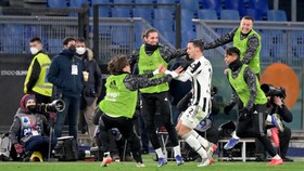 FOTO: Juventus Hadirkan Mimpi Buruk 7 Menit untuk Roma