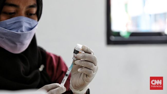 Dinas Kesehatan (Dinkes) Kabupaten Garut, Jawa Barat menelusuri penyebab seorang anak kelas 4 SD meninggal dunia setelah mendapat vaksinasi Covid-19.