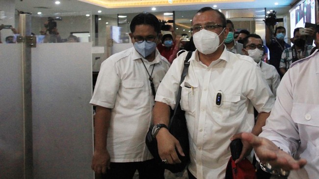 Ferdinand Hutahaean resmi ditetapkan sebagai tersangka kasus dugaan ujaran kebencian bernuansa SARA terkait ucapannya soal 'Allahmu lemah'.