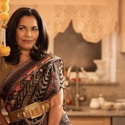 Serial 'And Just Like That' Episode 6 Bertabur Aksesori Unik, Lihat Outfit Carrie Bradshaw dan Temannya Rayakan Diwali!