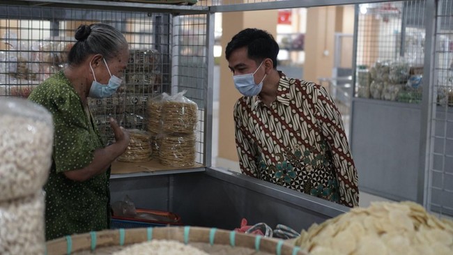 Wali Kota Solo, Gibran Rakabuming Raka belum puas dengan capaian Pemerintah Kota Solo selama satu tahun.