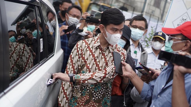 Sebelum di pagelaran kuliner non-halal Solo, Wali Kota Solo Gibran Rakabuming juga pernah memarkirkan mobilnya di lokasi-lokasi bermasalah lain. Di mana saja?