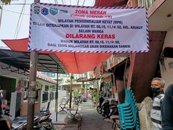 Polisi Jaga Ketat RW Krukut yang Micro-lockdown Usai 1 Warga Suspek Omicron