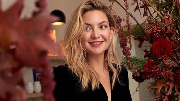 img-title Alat Facial Steamer Jadi Rahasia Kullit Kinclong Kate Hudson