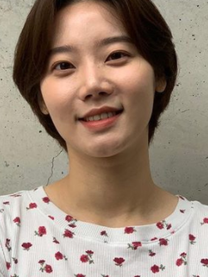 Kim Mi Soo lahir pada tanggal 16 Maret 1992. Ia sudah menyukai dunia seni sejak duduk di bangku sekolah, dan berhasil melanjutkan pendidikan ke Universitas Seni Peran Nasional Korea./ foto: instagram.com/landscape_ent