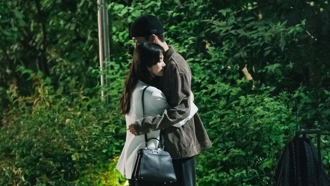 4 Adegan Romantis yang Sering Muncul di Drama Korea, Selalu Berhasil ...