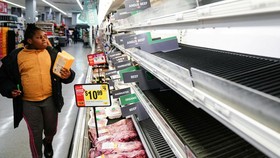 FOTO: Kelangkaan Stok Sembako di Supermarket AS Akibat Omicron
