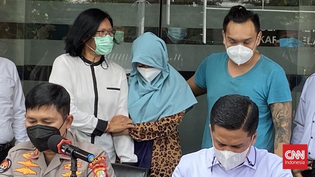 Pedangdut Velline Chu mengonsumsi sabu dengan dalih trauma pernah mengalami KDRT yang dilakukan mantan suaminya.