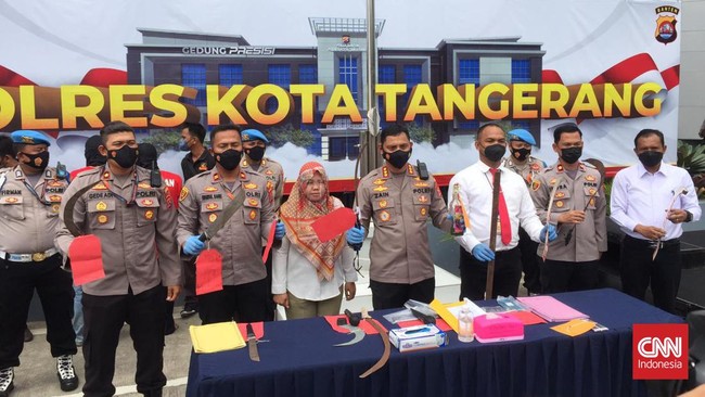 Saat ini polisi masih memburu lagi dua anggota geng motor yang menjadi DPO, dan diduga kuat sebagai inisiator pembuatan molotov untuk tawuran.