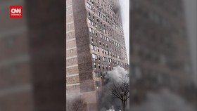 VIDEO: Penampakan Kebakaran di Apartemen New York Tewaskan 19 Orang