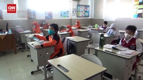 VIDEO: Surabaya PTM 100 Persen, Ada Orang Tua Tak Ijinkan Anak Sekolah