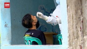 VIDEO: Tes Covid Massal Warga RW-02 Krukut, 4 Orang Positif