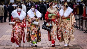 FOTO: Sambut Usia Dewasa, Anak Muda Jepang Rayakan Hari Kedewasaan
