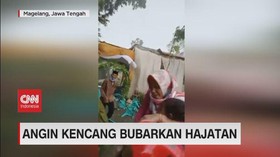 VIDEO: Angin Kencang Bubarkan Hajatan