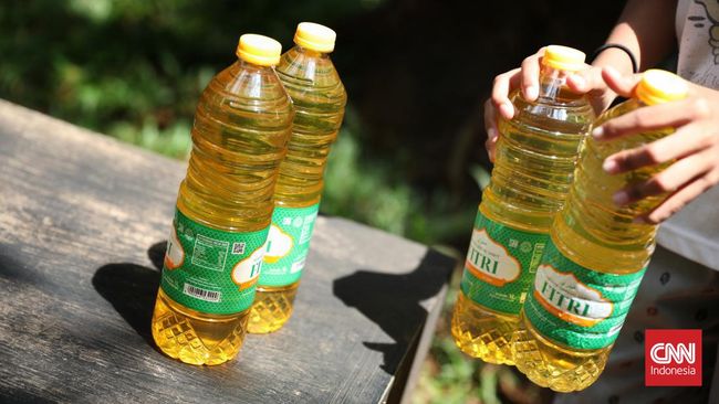 Stok Minim, ID Food Gandeng PTPN III Salurkan Minyak Goreng Murah Holding BUMN Pangan akan menyalurkan seperempat produksi minyak goreng milik PT Perkebunan Nusantara III (PTPN III).