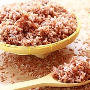 Dikenal Bisa Bikin Berat Badan Turun, Nggak Nyangka Ini 5 Manfaat Ajaib Lain dari Beras Merah!