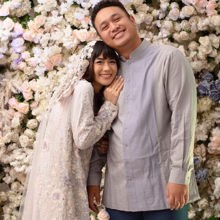 <p>Presenter ternama Gilang Dirga menikah dengan Adiezty Fersa pada tahun 2016 lalu, Bunda. Sejak saat itu, keduanya selalu menantikan kehadiran seorang anak. (Foto: Instagram: @adieztyfersa)</p>