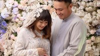 7 Potret Maternity Shoot Adiezty Fersa Jelang Melahirkan, Tampil Elegan bareng Suami