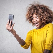 Lagi Kenalan Sama Orang Baru? Begini Cara Tahu Kepribadiannya Lewat Foto Profil di Media Sosial