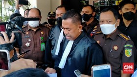 Penjelasan Jaksa soal Tuntutan Mati Tambah Kebiri Kimia Herry Wirawan