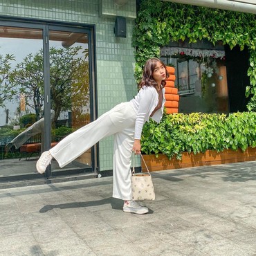 Biasa Kenakan Barang Branded, Uang Jajan Fuji Bikin Warganet Kaget