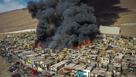 FOTO: Amukan Api di Pemukiman Miskin Chile