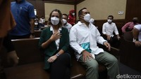 Tangis Nia Ramadhani Usai Divonis 1 Tahun Penjara Atas Kasus Narkoba