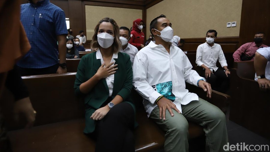 Nia Ramadhani dan Ardi Bakrie