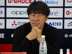 Pemain Terbaik FIFA 2021: Shin Tae-yong dan Evan Dimas Pilih Siapa?