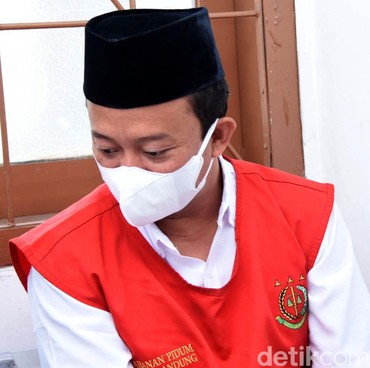 Perkosa 13 Santriwati, Herry Wirawan Divonis Hukuman Mati