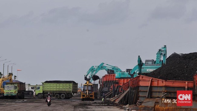 Menteri ESDM Arifin Tasrif menetapka  harga batu bara untuk kebutuhan industri dalam negeri tetap US$90 per ton dalam aturan baru.